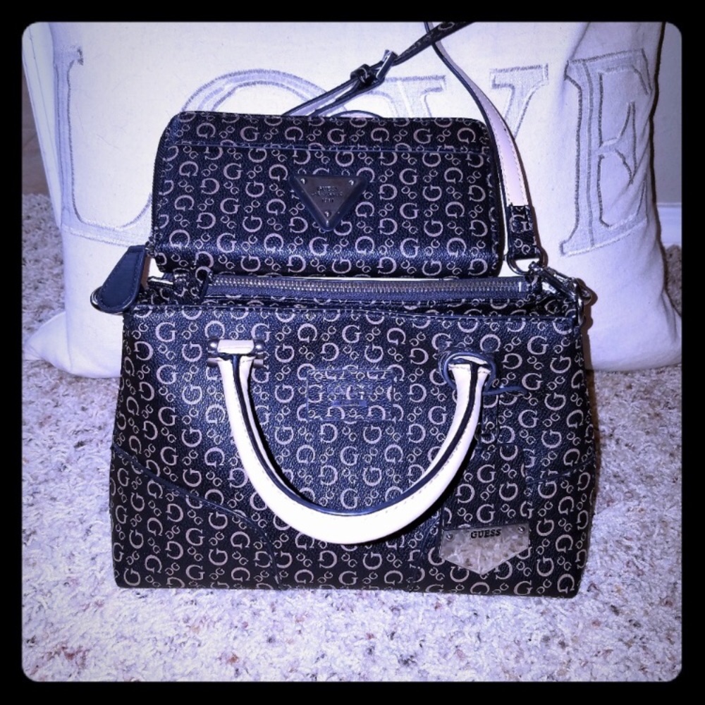 Guess purse